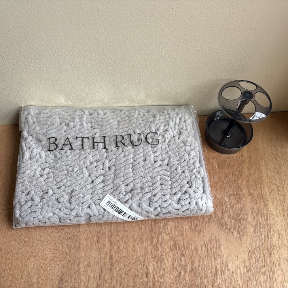 Gray Soft Chenille Very Small (16” x 24”) Bath Rug Mat & Toothbrush Stand